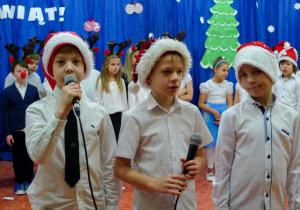 wiersz świąteczny w wykonaniu chłopców