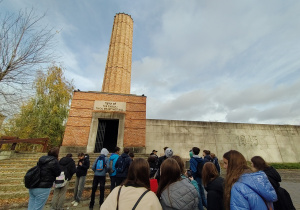 Nasi uczniowie na wycieczce historycznej w Stacji Radegast