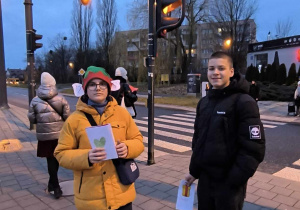 Wolontariusze ze świetcznymi kartkami na ulicach Retkini